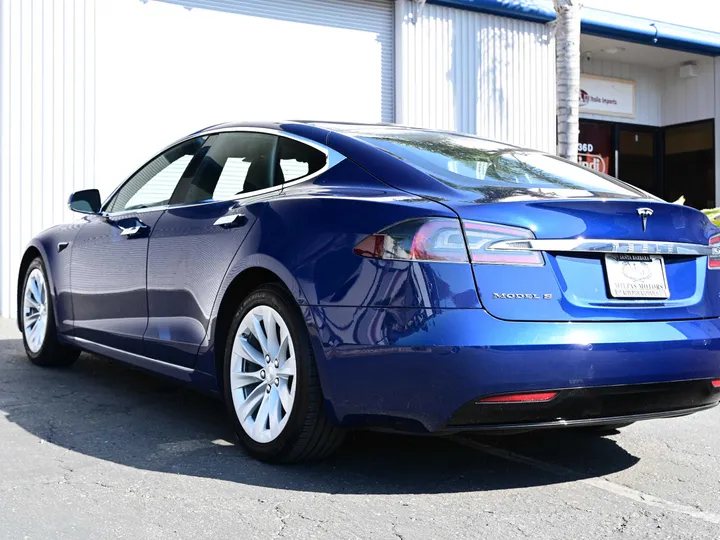 BLUE, 2018 TESLA MODEL S Image 7