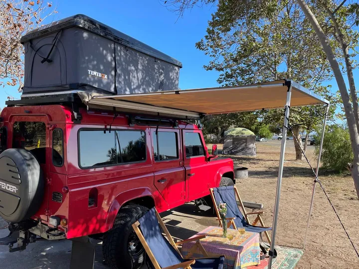 RED, 1991 LAND ROVER DEFENDER 110 Image 2