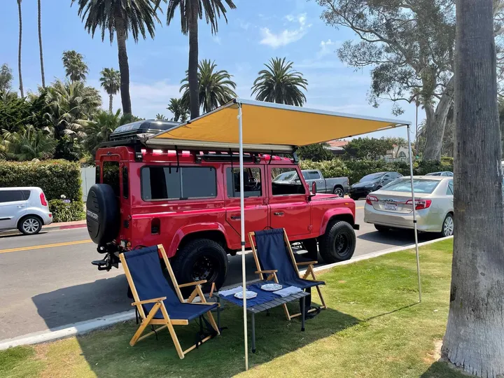 RED, 1991 LAND ROVER DEFENDER 110 Image 4