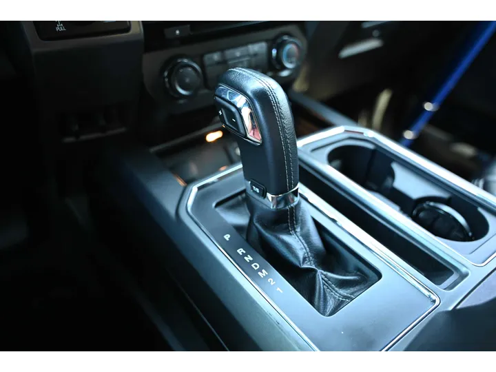 BLUE, 2015 FORD F150 SUPERCREW CAB Image 20