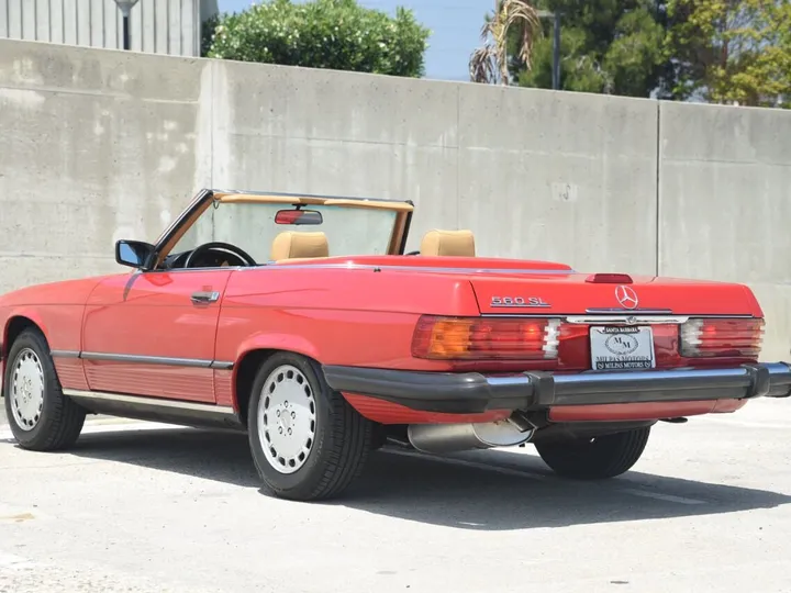 Red, 1988 MERCEDES-BENZ 560-CLASS Image 5