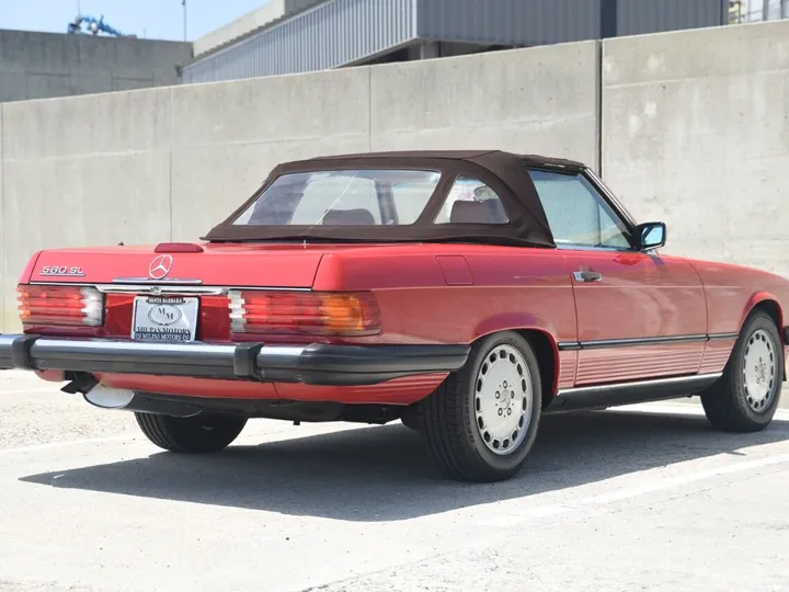 Red, 1988 MERCEDES-BENZ 560-CLASS Image 12