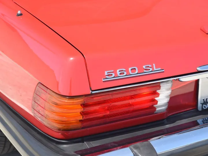 Red, 1988 MERCEDES-BENZ 560-CLASS Image 13