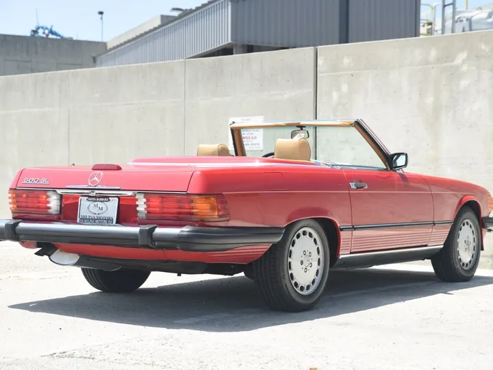 Red, 1988 MERCEDES-BENZ 560-CLASS Image 6