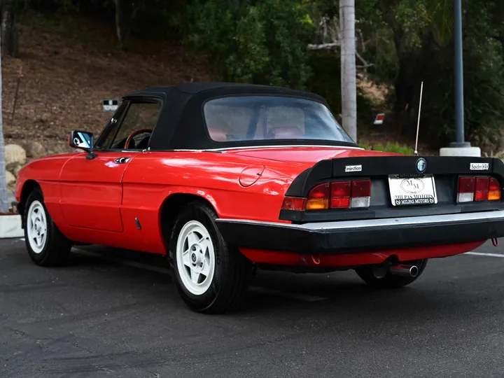 RED, 1983 ALFA ROMEO SPIDER Image 8