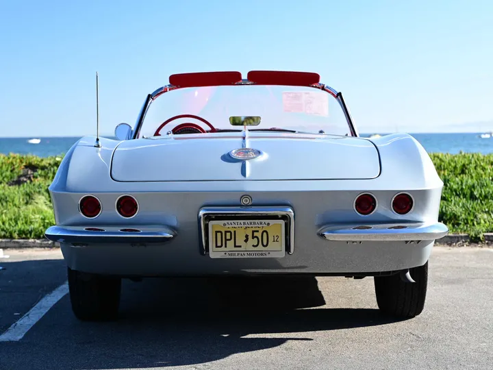 SILVER, 1962 CHEVROLET CORVETTE Image 10