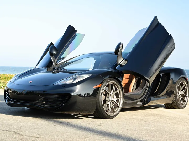 BLACK, 2012 MCLAREN MP4-12C Image 17