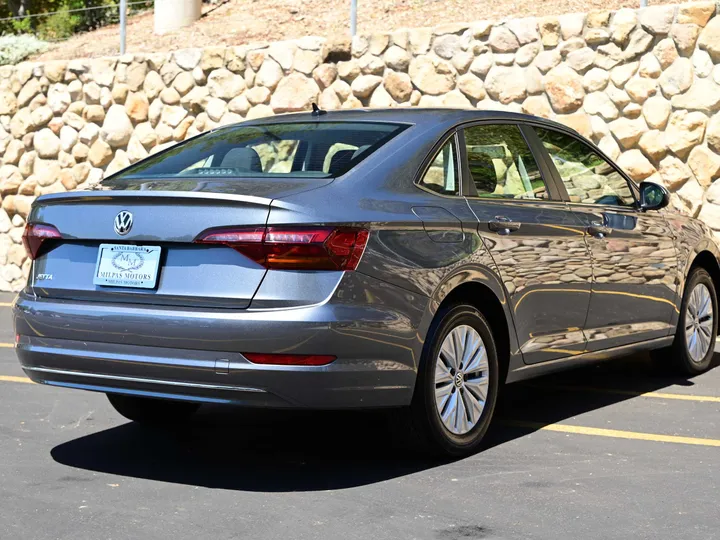 GRAY, 2019 VOLKSWAGEN JETTA Image 4