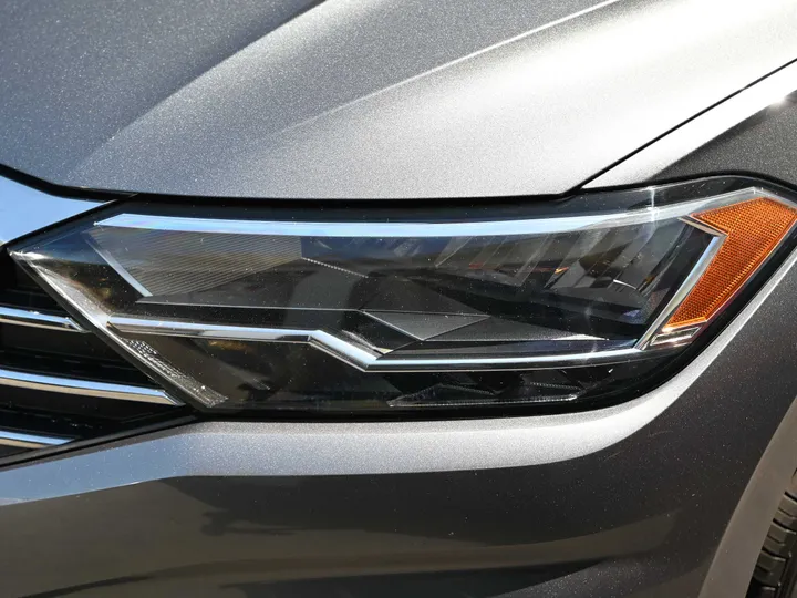 GRAY, 2019 VOLKSWAGEN JETTA Image 18