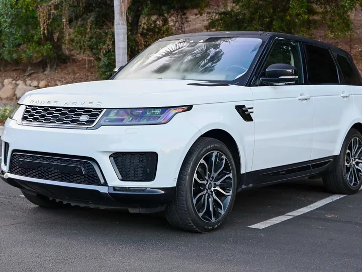 WHITE, 2018 LAND ROVER RANGE ROVER SPORT Image 3