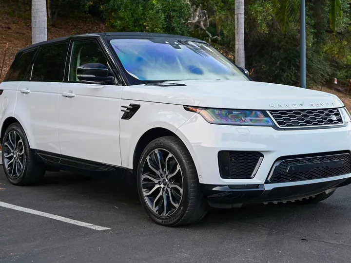 WHITE, 2018 LAND ROVER RANGE ROVER SPORT Image 4