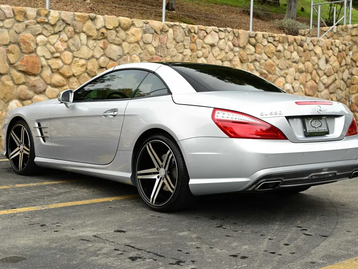 SILVER, 2013 MERCEDES-BENZ SL-CLASS Image 6