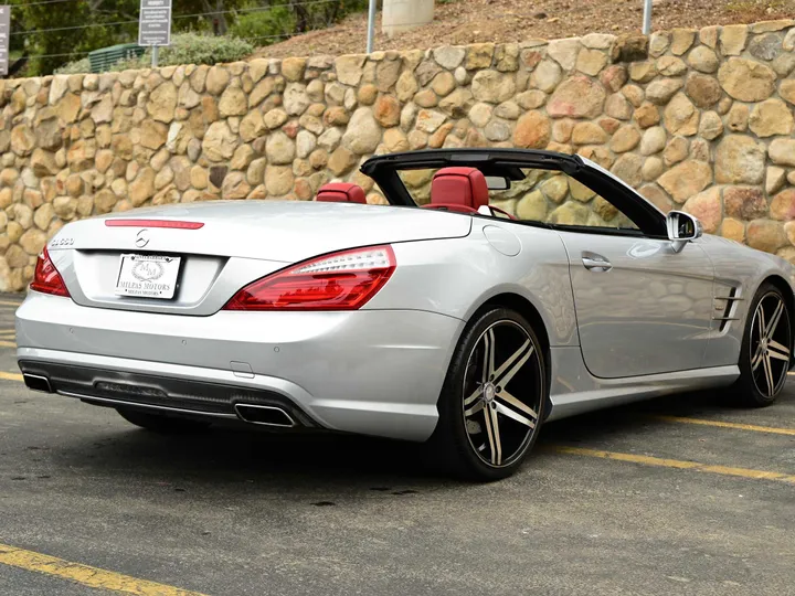 SILVER, 2013 MERCEDES-BENZ SL-CLASS Image 10