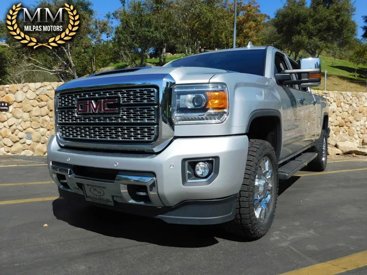 SILVER, 2019 GMC SIERRA 2500 HD CREW CAB Image 1