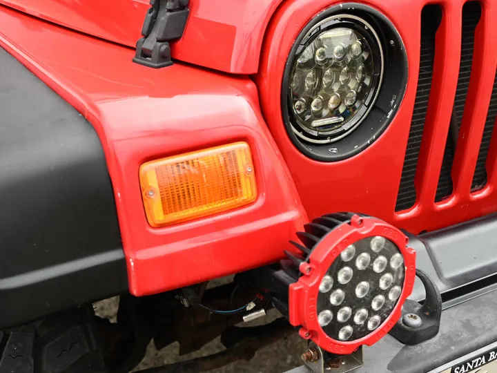 RED, 2000 JEEP WRANGLER Image 9