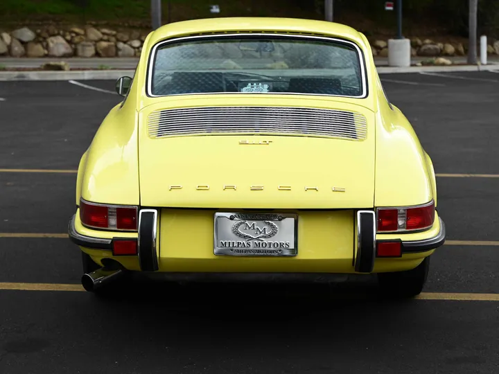 YELLOW, 1971 PORSCHE 911 T Image 9