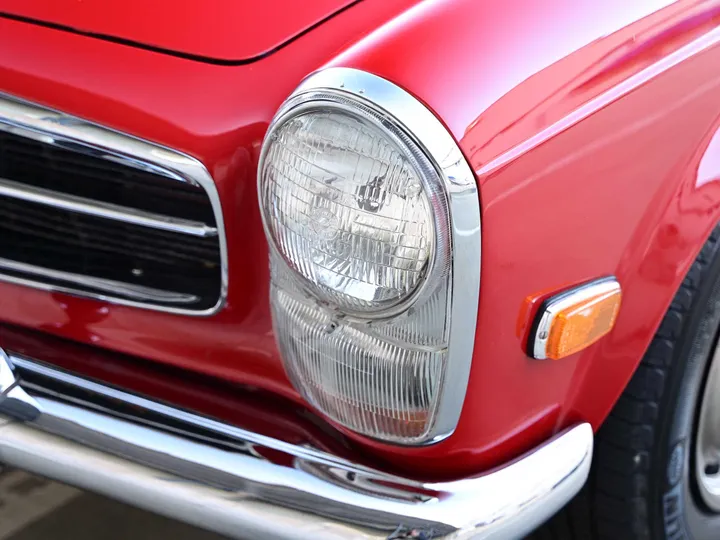 RED, 1968 MERCEDES-BENZ 280SL Image 10