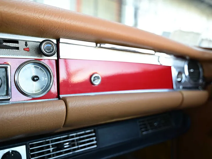 RED, 1968 MERCEDES-BENZ 280SL Image 19