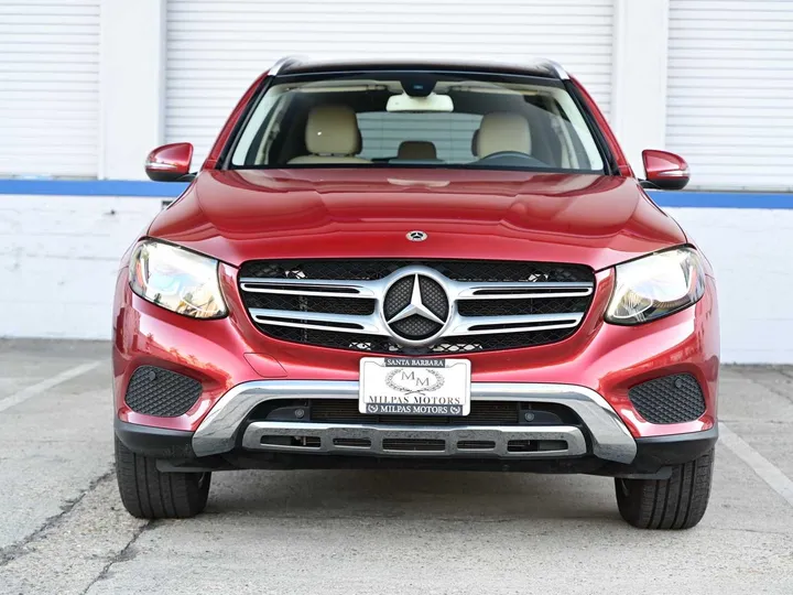 RED, 2019 MERCEDES-BENZ GLC Image 19