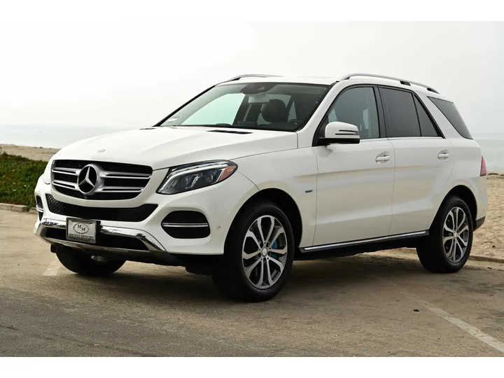 WHITE, 2017 MERCEDES-BENZ GLE Image 3