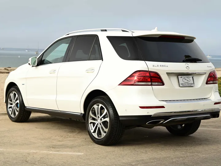 WHITE, 2017 MERCEDES-BENZ GLE Image 5