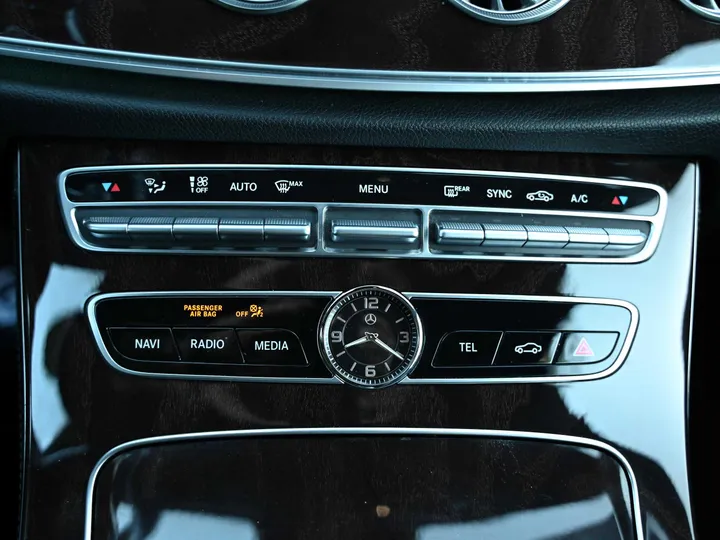 2019 MERCEDES-BENZ E-CLASS Image 20