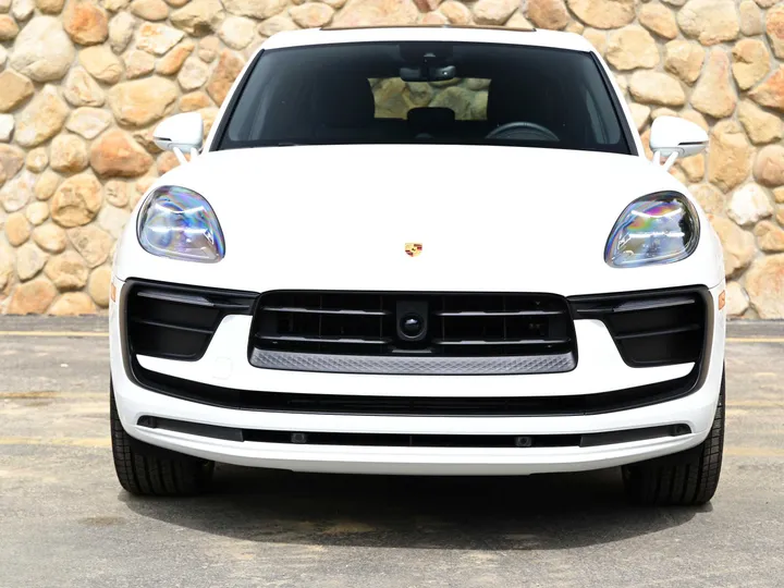 WHITE, 2023 PORSCHE MACAN Image 2