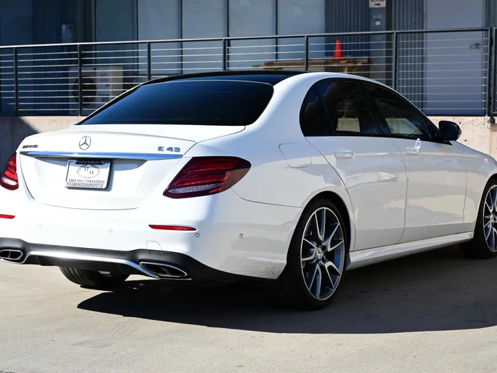 WHITE, 2018 MERCEDES-BENZ MERCEDES-AMG E-CLASS Image 6