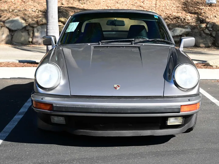 GRAY, 1989 PORSCHE 911 CARRERA Image 17