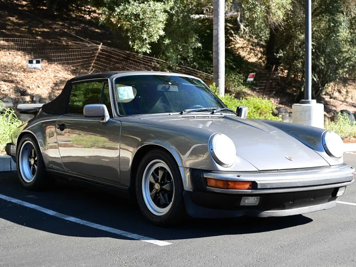 GRAY, 1989 PORSCHE 911 CARRERA Image 3