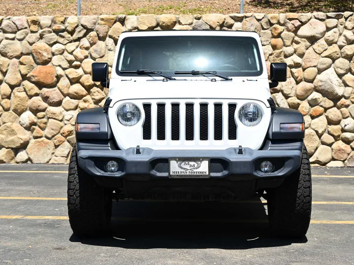 WHITE, 2018 JEEP WRANGLER UNLIMITED Image 2