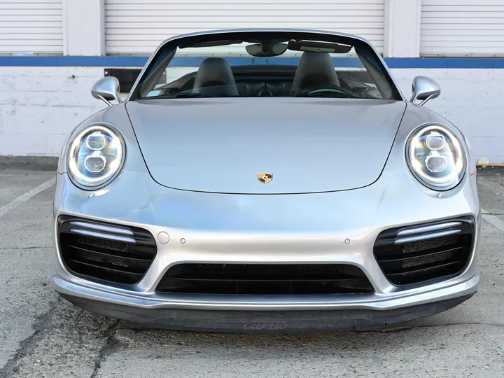 SILVER, 2017 PORSCHE 911 Image 8