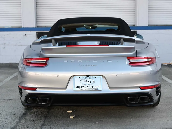 SILVER, 2017 PORSCHE 911 Image 12