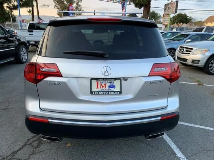 SILVER, 2011 ACURA MDX Image 27