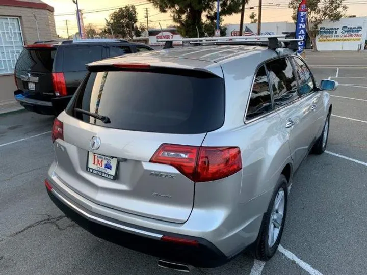 SILVER, 2011 ACURA MDX Image 30