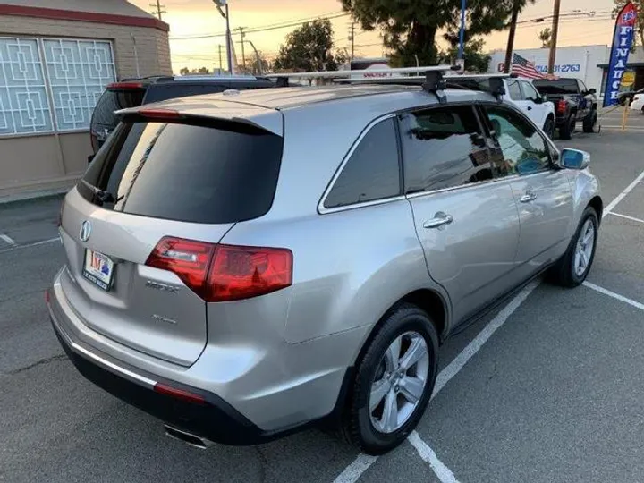 SILVER, 2011 ACURA MDX Image 33