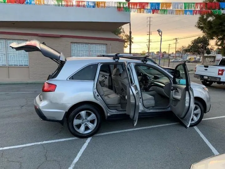 SILVER, 2011 ACURA MDX Image 58