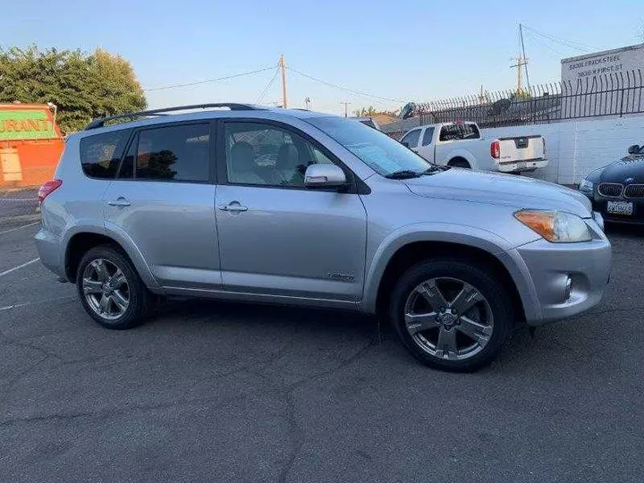 SILVER, 2009 TOYOTA RAV4 Image 13