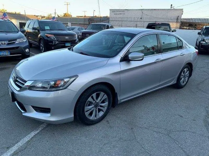 SILVER, 2014 HONDA ACCORD Image 17