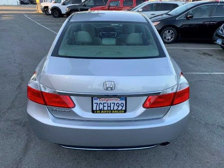 SILVER, 2014 HONDA ACCORD Image 30