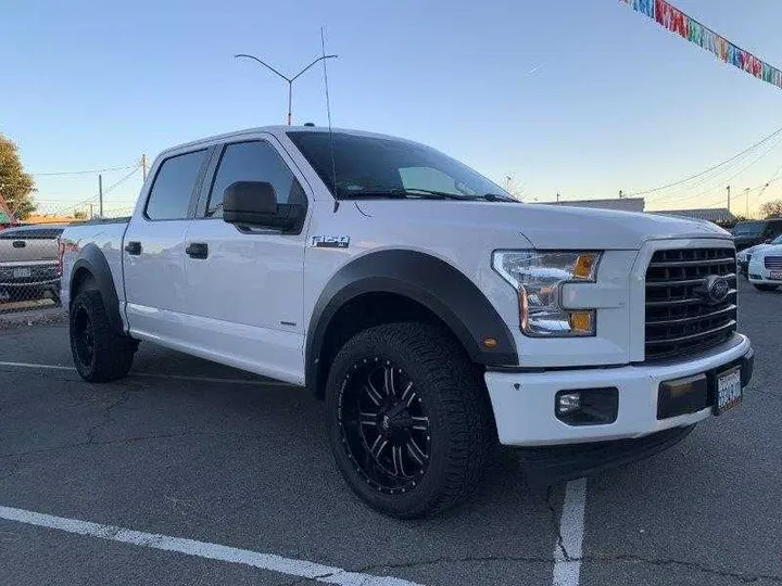 WHITE, 2017 FORD F150 SUPERCREW CAB Image 7