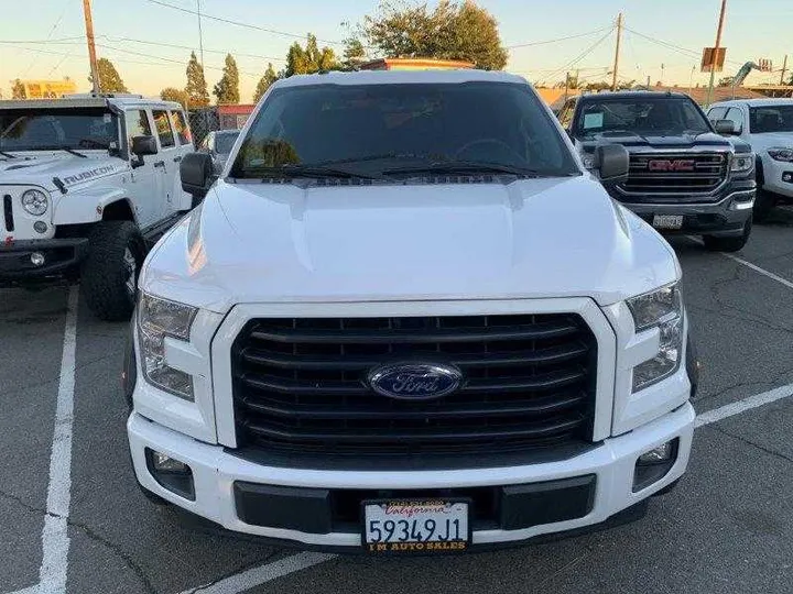 WHITE, 2017 FORD F150 SUPERCREW CAB Image 8