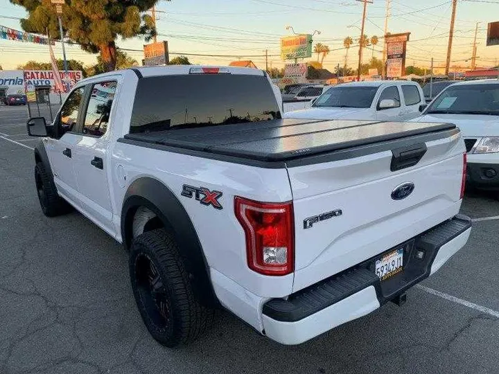 WHITE, 2017 FORD F150 SUPERCREW CAB Image 23