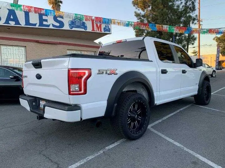 WHITE, 2017 FORD F150 SUPERCREW CAB Image 34