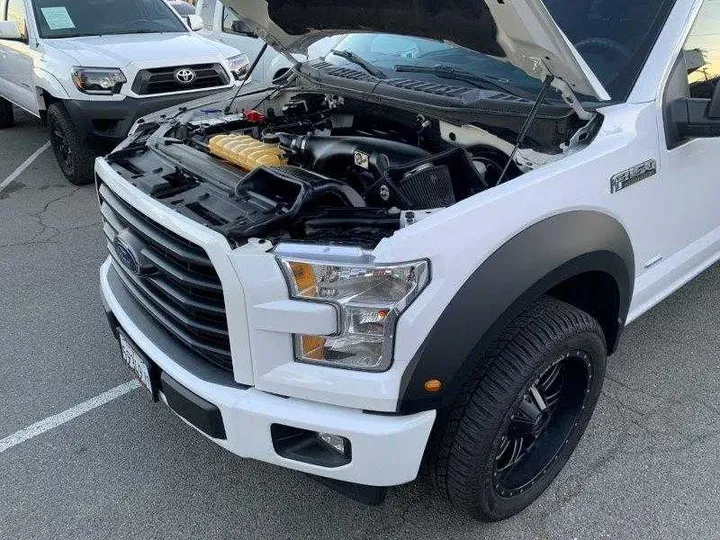 WHITE, 2017 FORD F150 SUPERCREW CAB Image 44