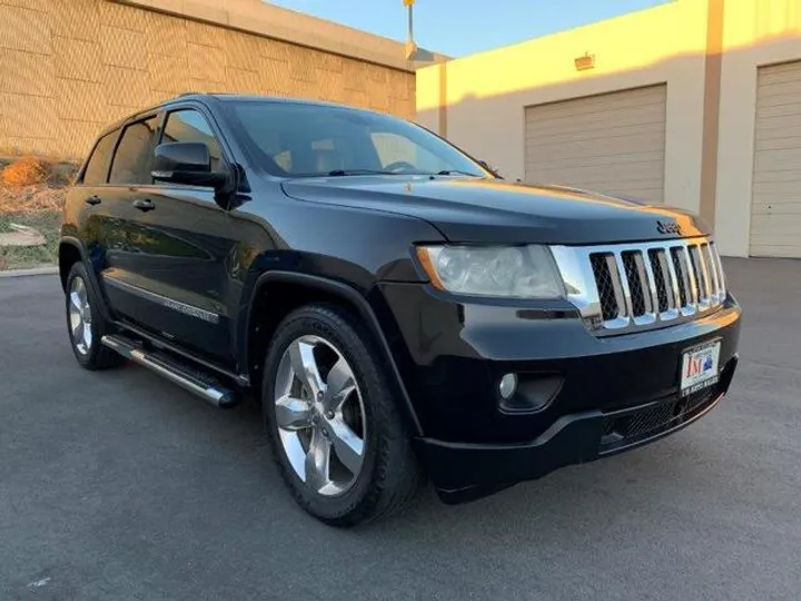 BLACK, 2011 JEEP GRAND CHEROKEE Image 3