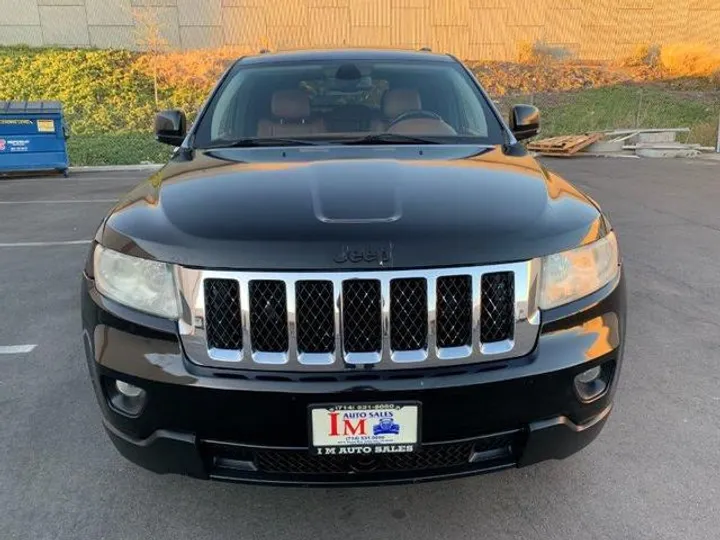 BLACK, 2011 JEEP GRAND CHEROKEE Image 8