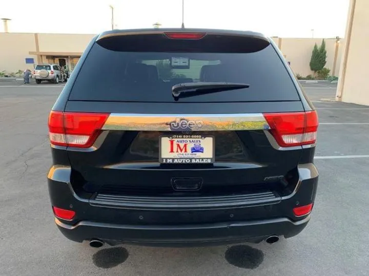 BLACK, 2011 JEEP GRAND CHEROKEE Image 24