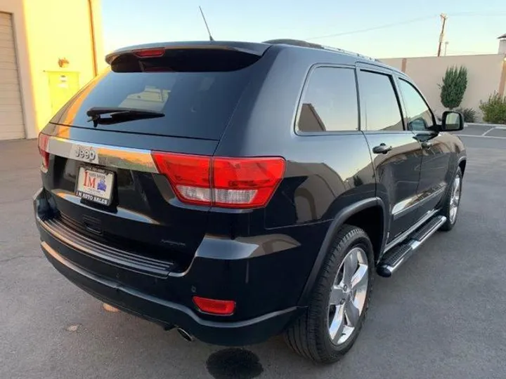 BLACK, 2011 JEEP GRAND CHEROKEE Image 30