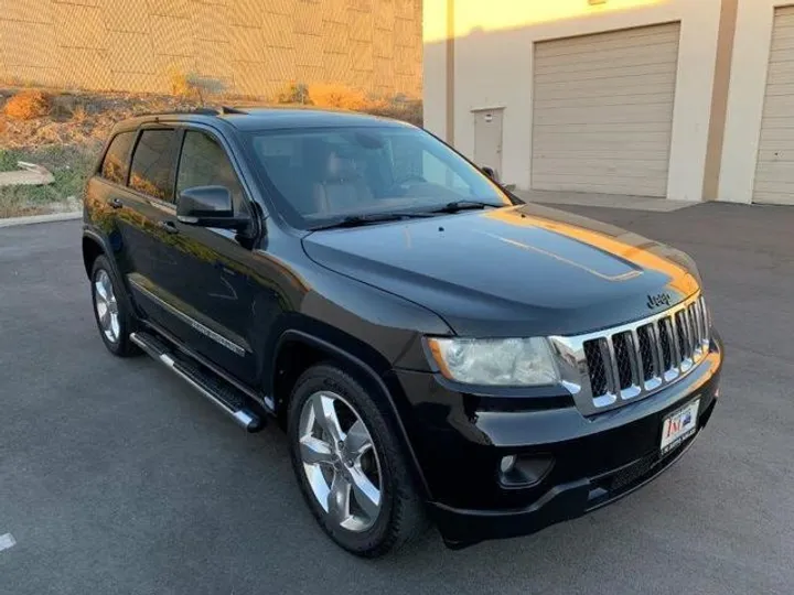 BLACK, 2011 JEEP GRAND CHEROKEE Image 1